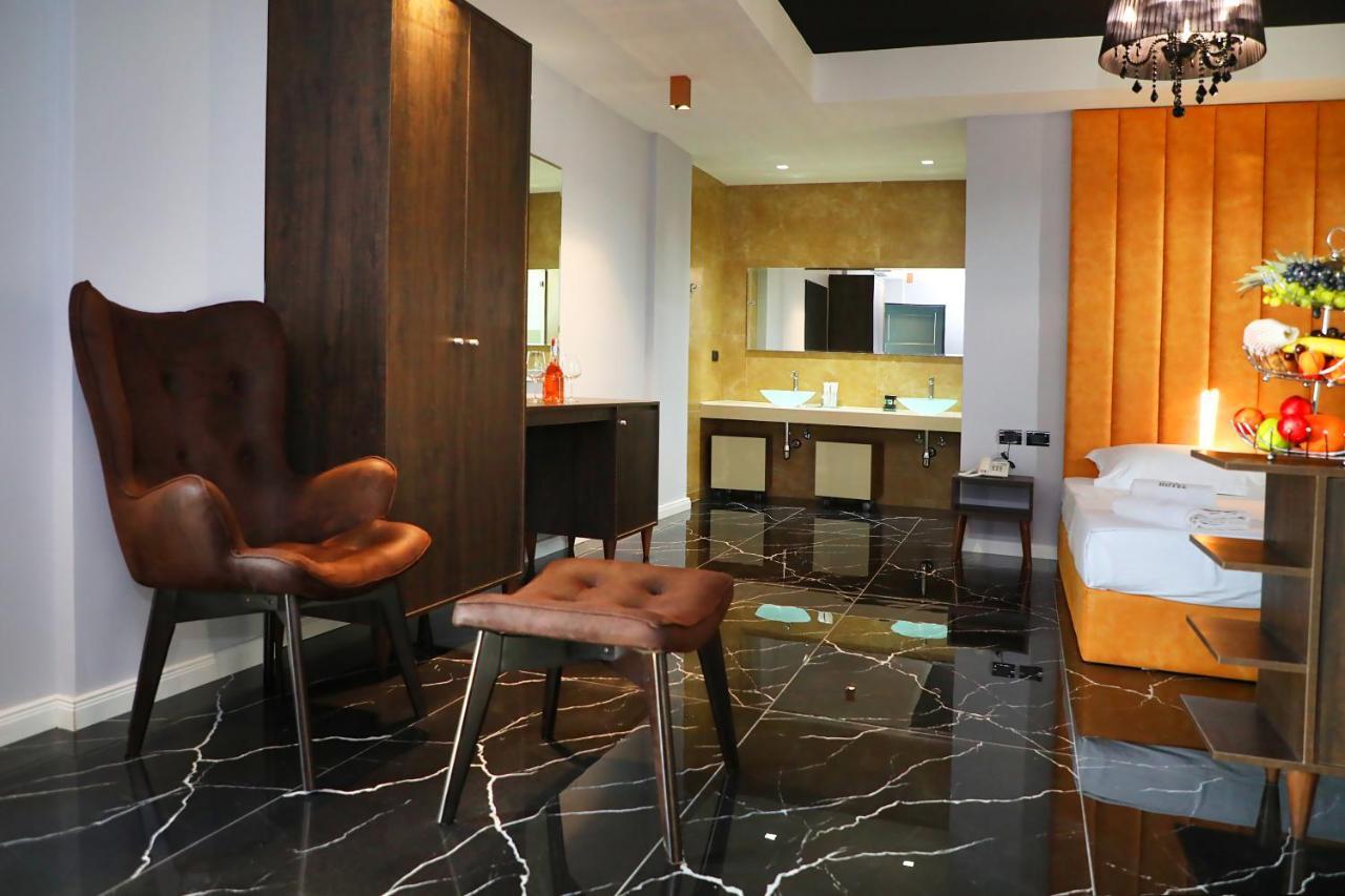 A&G Hotel Radhimë Dış mekan fotoğraf
